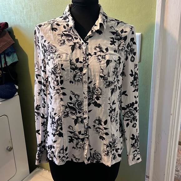 White House Black Market Tops - White House Black Market silk blouse size 12